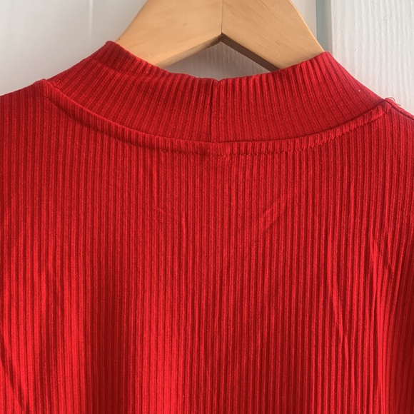 Stradivarius 3/4 Red shirt - Picture 6 of 6